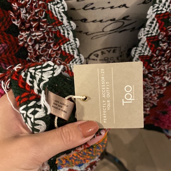 Vibrant Knit Crochet Sweater Vest - Picture 5 of 7